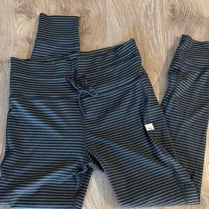 Striped Vuori leggings